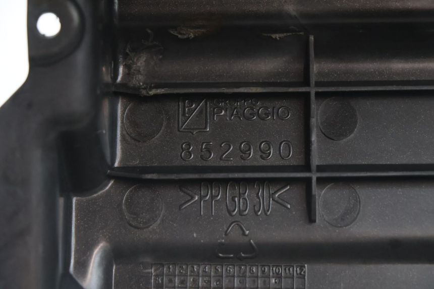 photo de BATTERIEABDECKUNG APRILIA SR 2T 50 (2012 - 2017) - Oberflächenzustand und Material