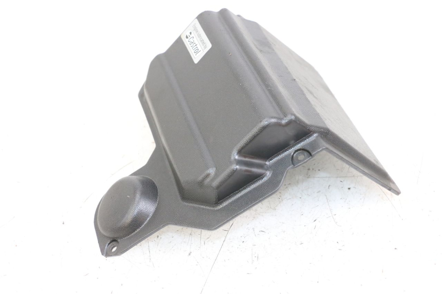 photo de BATTERIEABDECKUNG APRILIA SR MOTARD 50 (2012 - 2018) - Zoom auf Gebrauchszustand
