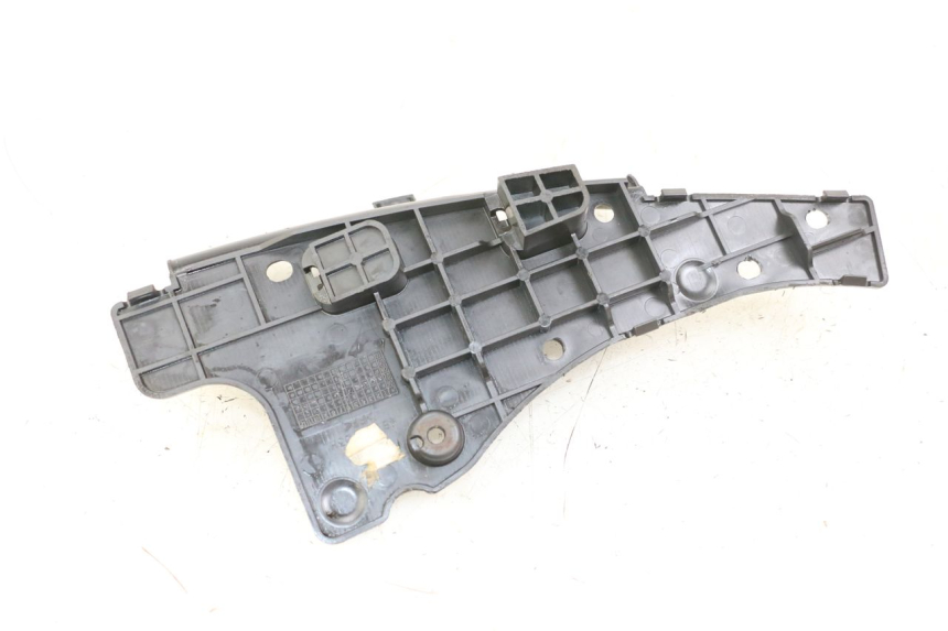 photo de BATTERIEABDECKUNG SUZUKI BURGMAN 125 (2007 - 2014) - Detailansicht des Bauteils