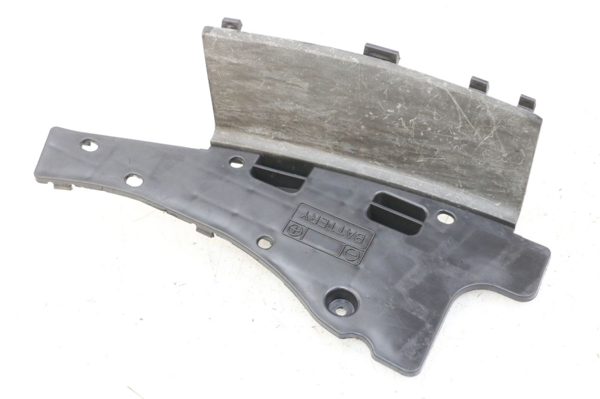 photo de BATTERIEABDECKUNG SUZUKI BURGMAN 125 (2007 - 2014) - Alternative Perspektive