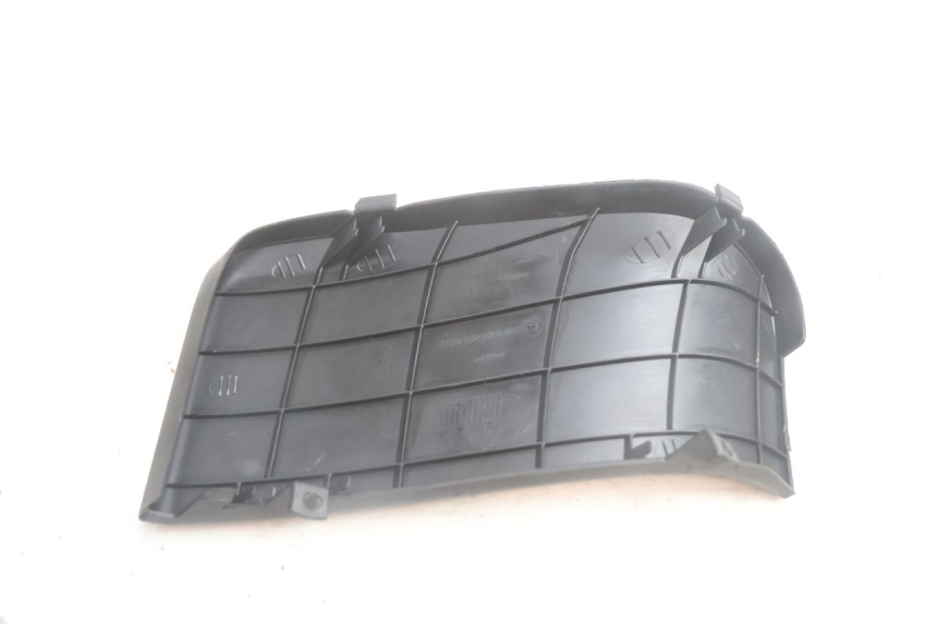 photo de BATTERIEABDECKUNG YAMAHA XMAX X-MAX 125 (2006 - 2009) - Zoom auf Gebrauchszustand