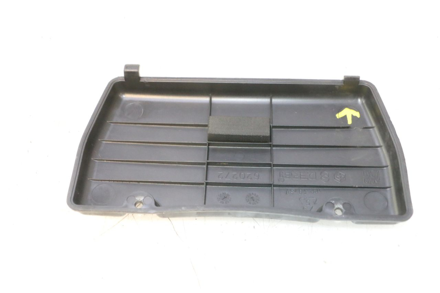 photo de BATTERIEABDECKUNG PIAGGIO X8 STREET 125 (2006 - 2007) - Detailansicht des Bauteils