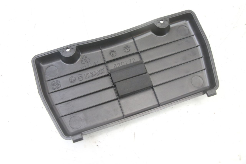 photo de BATTERIEABDECKUNG PIAGGIO XEVO - X EVO 125 (2007 - 2017) - Alternative Perspektive