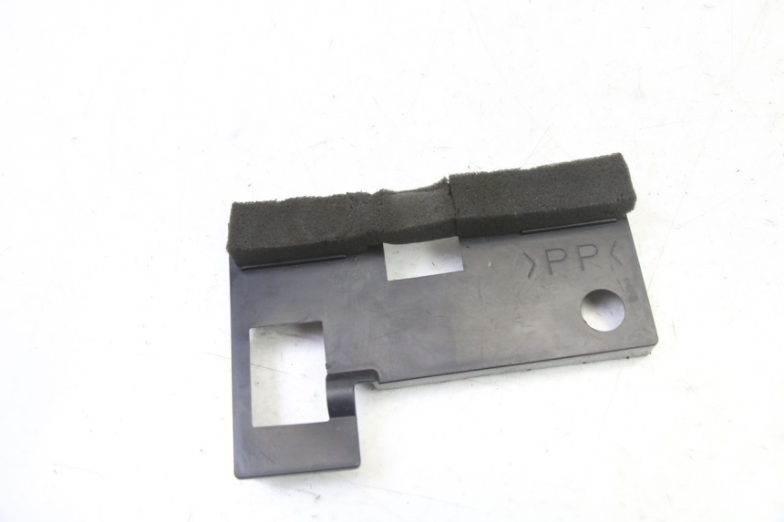 photo de BATTERIEABDECKUNG YAMAHA XJ6 ABS 600 (2008 - 2016) - Zoom auf Gebrauchszustand