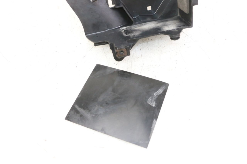 photo de BATTERIEABDECKUNG YAMAHA XVS DRAG STAR DRAGSTAR 650 (1997 - 2007) - Zoom auf Gebrauchszustand