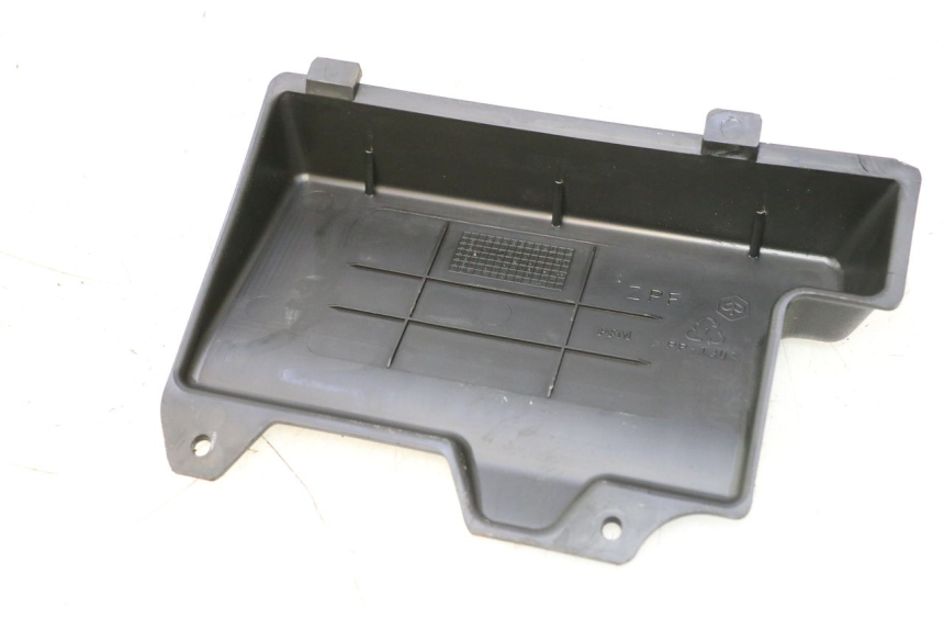 photo de BATTERIEABDECKUNG PIAGGIO ZIP 2T 50 (2009 - 2019) - Detailansicht des Bauteils