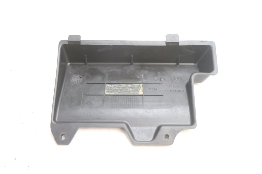 photo de BATTERIEABDECKUNG PIAGGIO ZIP 4T 50 (2018 - 2020) - Technische Nahaufnahme