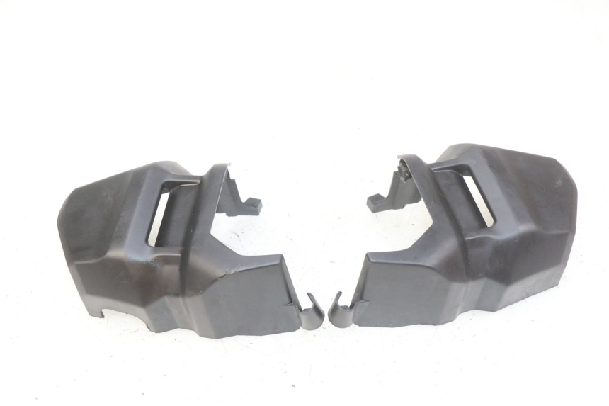 photo de LUFTFILTERABDECKUNG HONDA CB R 1000 (2018 - 2023) - Technische Nahaufnahme