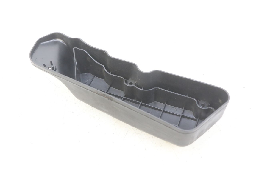 photo de LUFTFILTERABDECKUNG PIAGGIO VESPA PRIMAVERA 2T 50 (2013 - 2018) - Detailansicht des Bauteils