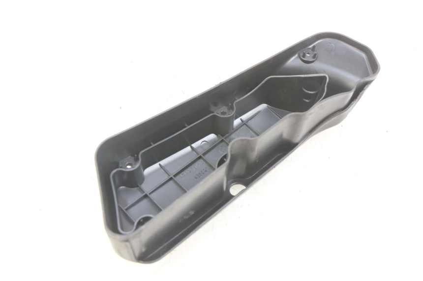 photo de LUFTFILTERABDECKUNG PIAGGIO VESPA PRIMAVERA 2T 50 (2013 - 2018) - Zoom auf Gebrauchszustand