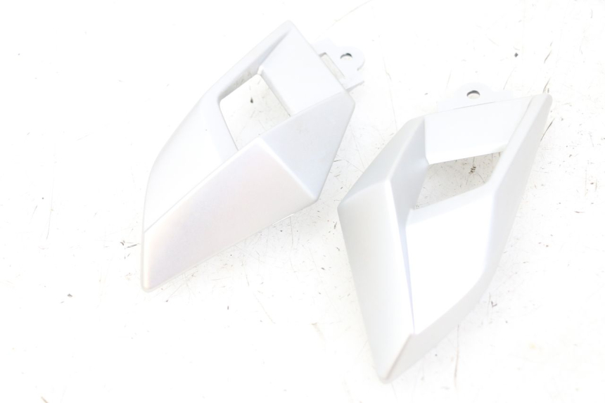 photo de SEITENRAHMENABDECKUNG YAMAHA AEROX 2T 50 (2013 - 2017) - Zoom auf Gebrauchszustand