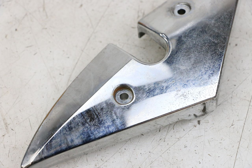 photo de Seitenverkleidung rechts am Rahmen HYOSUNG GV AQUILA 125 (2000 - 2009) - Detailansicht des Bauteils