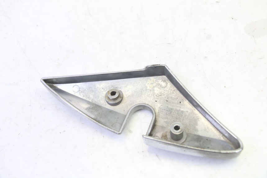 photo de Seitenverkleidung rechts am Rahmen HYOSUNG GV AQUILA 125 (2000 - 2009) - Zoom auf Gebrauchszustand