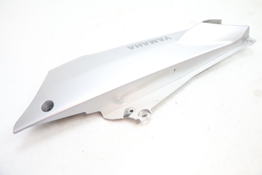 photo de RAHMENABDECKUNG RECHTS YAMAHA FJR 1300 (2001 - 2005) - Detailansicht des Bauteils