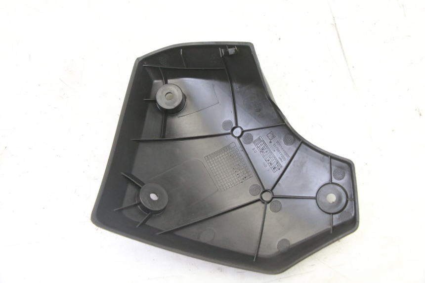 photo de RECHTER SEITENRAHMENDECKEL PEUGEOT KISBEE 4T 50 (2018 - 2022) - Zoom auf Gebrauchszustand