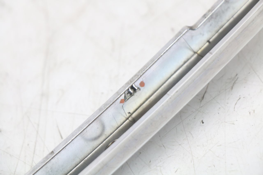 photo de RAHMENABDECKUNG RECHTS PEUGEOT DJANGO 125 (2014 - 2017) - Geprüftes Gebrauchtteil