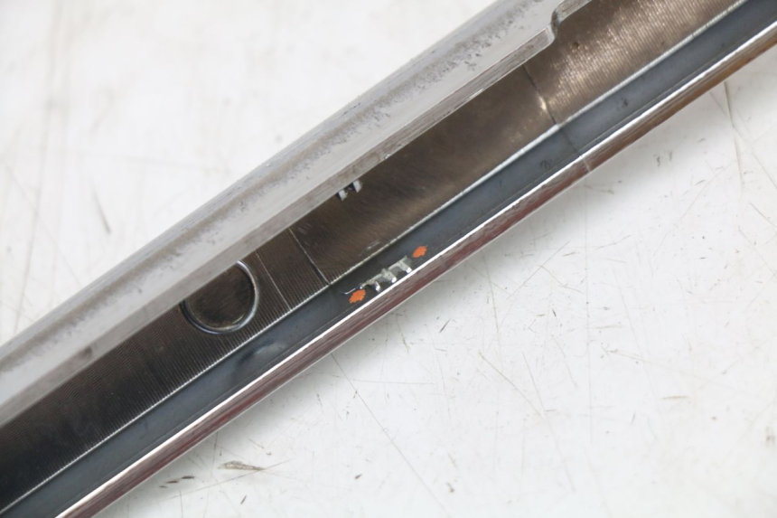 photo de RAHMENABDECKUNG RECHTS PEUGEOT DJANGO 125 (2014 - 2017) - Kennzeichnungen und Originalreferenzen