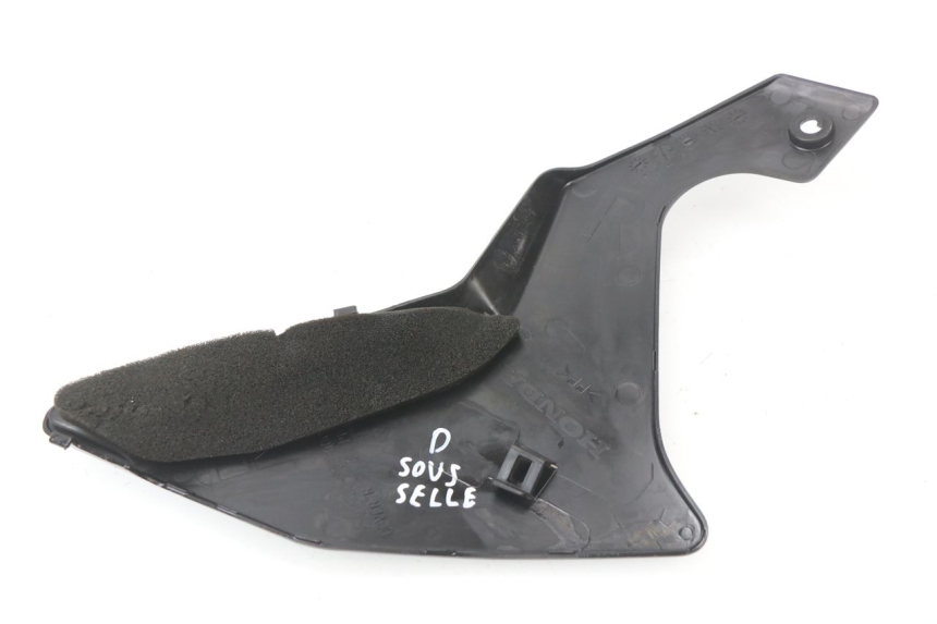 photo de RAHMENABDECKUNG RECHTS HONDA VFR F 1200 (2010 - 2015) - Zoom auf Gebrauchszustand