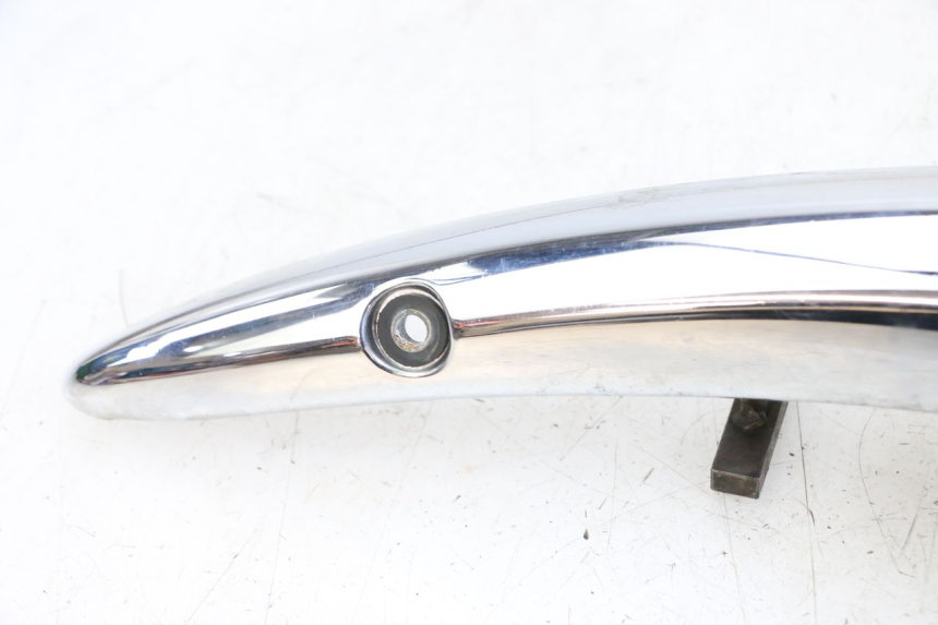 photo de Seitenverkleidung rechts am Rahmen SUZUKI VL INTRUDER 125 (2004 - 2007) - Details der Befestigungspunkte