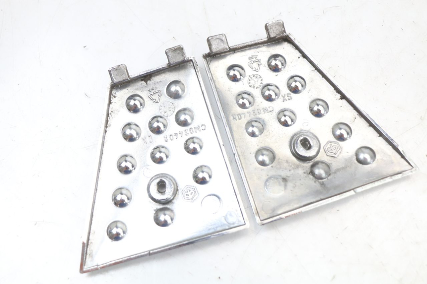 photo de RAHMENABDECKUNG RECHTS PIAGGIO XEVO - X EVO 125 (2007 - 2017) - Zoom auf Gebrauchszustand