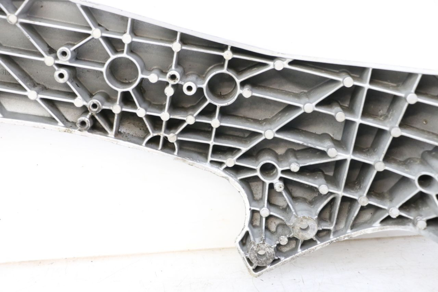 photo de RAHMENABDECKUNG LINKS APRILIA RS 50 (1999 - 2005) - Details der Befestigungspunkte