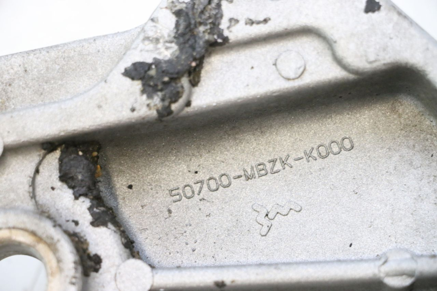 photo de RAHMENABDECKUNG LINKS HONDA CB F HORNET 600 (2005 - 2006) - Detailansicht des Bauteils