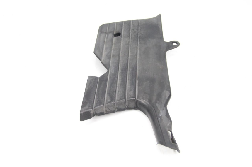 photo de RAHMENABDECKUNG LINKS HONDA CBR F SC21 1000 (1986 - 1992) - Detailansicht des Bauteils