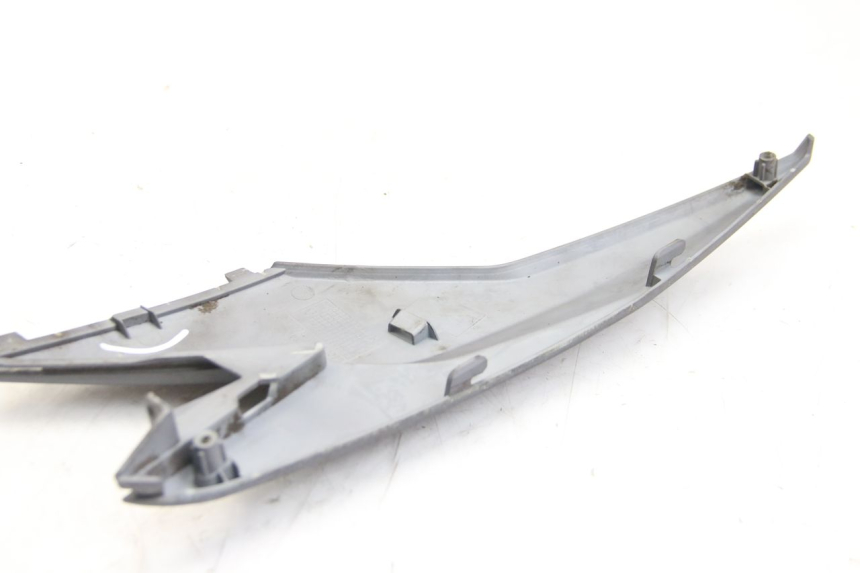 photo de LINKER SEITENRAHMENABDECKUNG SYM JET 14 4T 50 (2018 - 2022) - Detailansicht des Bauteils