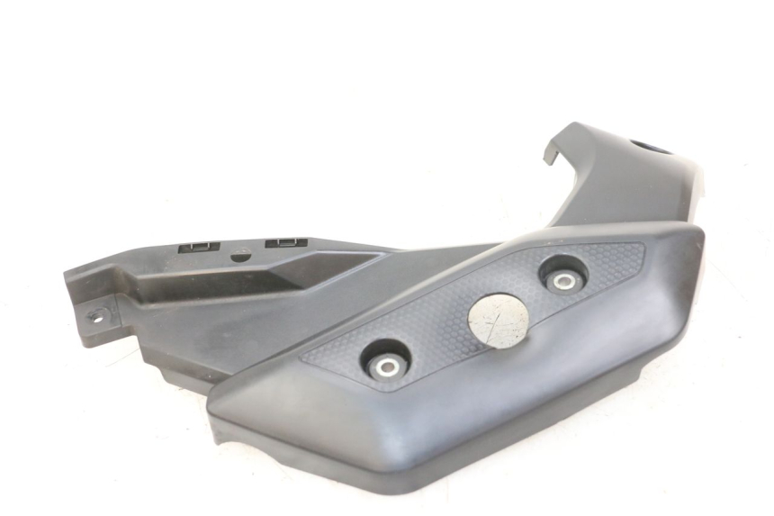 photo de RAHMENABDECKUNG LINKS YAMAHA XJ6 ABS 600 (2008 - 2016) - Details der Befestigungspunkte