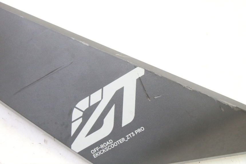photo de RAHMENABDECKUNG LINKS SEGWAY NINEBOT ZT3 PRO 1 - Detailansicht des Bauteils