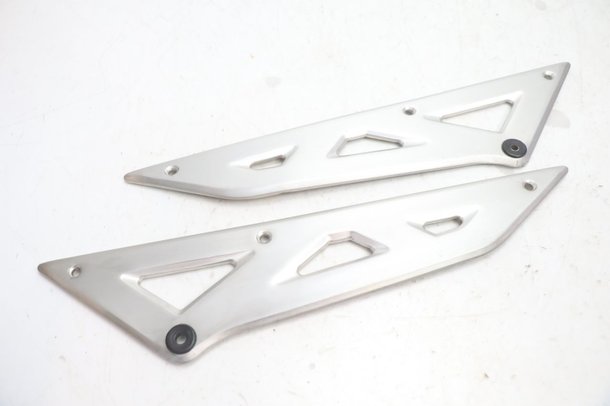 photo de RAHMENABDECKUNG SUZUKI GSX F GSXF 750 (1988 - 1998) - Detailansicht des Bauteils