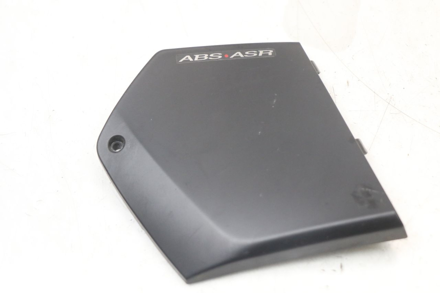 photo de RAHMENABDECKUNG PIAGGIO MP3 HPE 350 (2018 - 2020) - Details der Befestigungspunkte