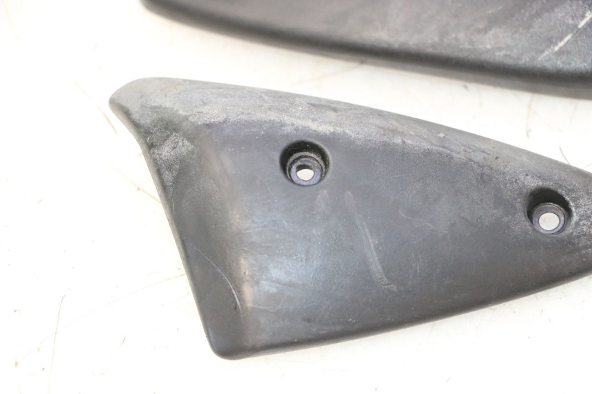 photo de RAHMENABDECKUNG PEUGEOT TREKKER 50 (1995 - 2004) - Details der Befestigungspunkte