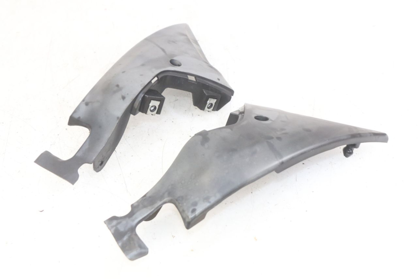 photo de SEITENRAHMENABDECKUNG DAELIM VJ ROADWIN FI 125 (2008 - 2017) - Zoom auf Gebrauchszustand