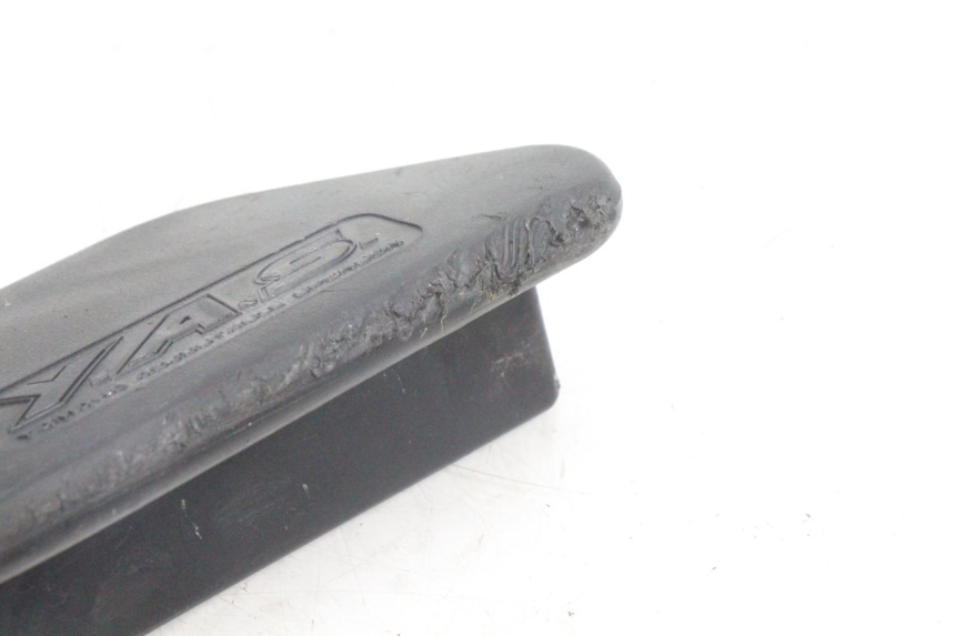 photo de RAHMENABDECKUNG YAMAHA WAVE RUNNER GP R 1200 (2000 - 2003) - Details der Befestigungspunkte