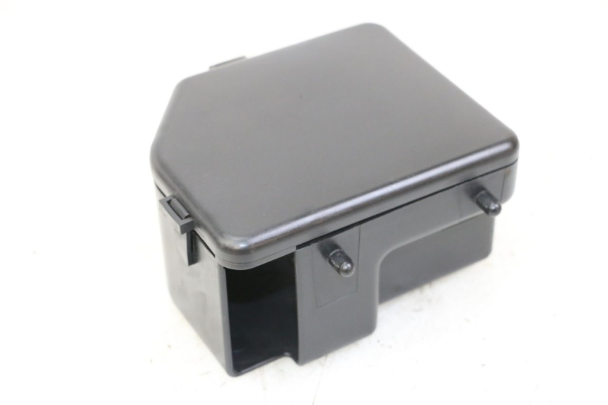 photo de RAHMENABDECKUNG YAMAHA FZS FAZER 600 (2001 - 2003) - Detailansicht des Bauteils