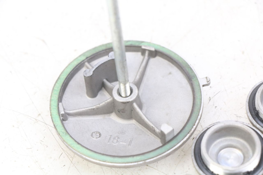 photo de VENTILDECKEL YCF PILOT 125 - Zoom auf Gebrauchszustand