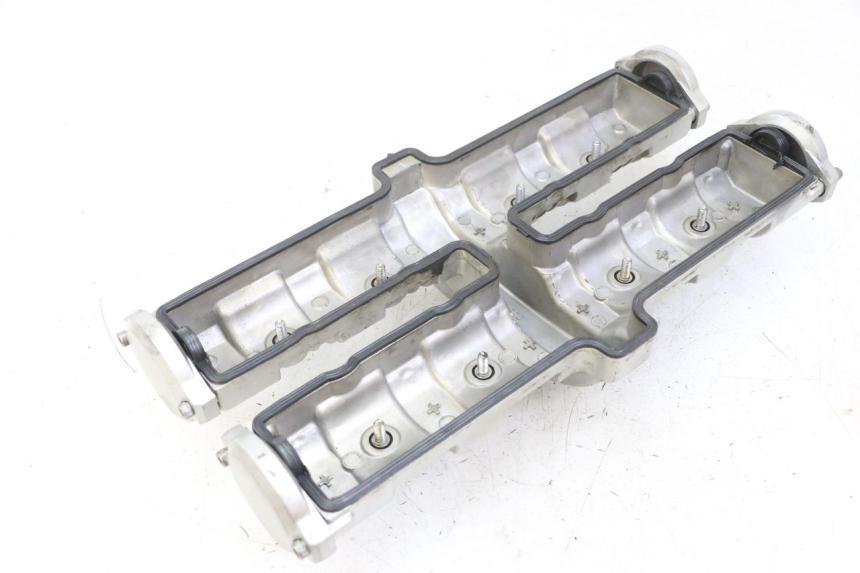 photo de VENTILDECKEL YAMAHA FZS FAZER 600 (2001 - 2003) - Detailansicht des Bauteils