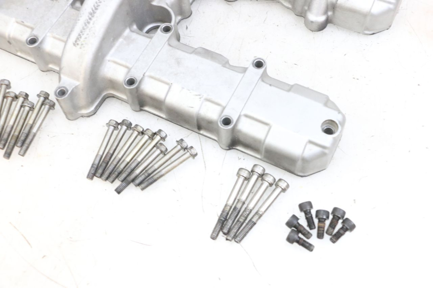 photo de VENTILDECKEL KAWASAKI ZR 7 750 (1999 - 2004) - Oberflächenzustand und Material