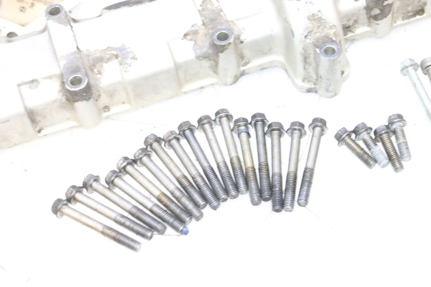 photo de VENTILDECKEL KAWASAKI ZR7 ZR-7 S 750 (1999 - 2004) - Hochauflösende Nahaufnahme