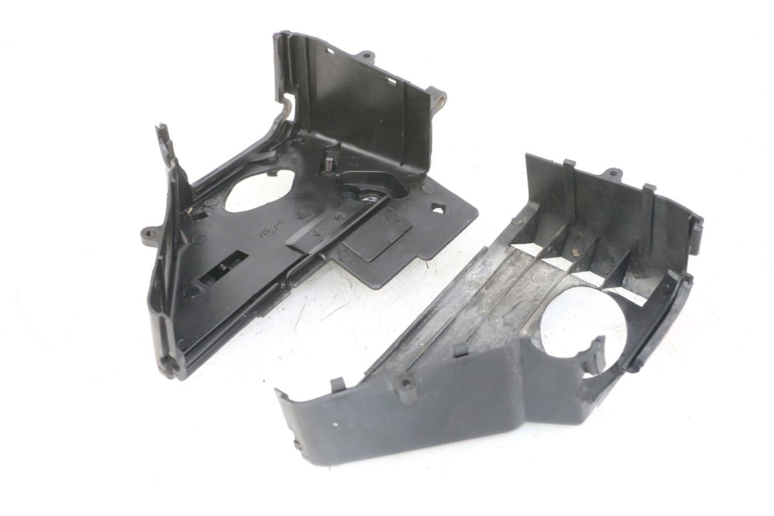 photo de ZYLINDER ABDECKUNG DAELIM BESBI 125 (2007 - 2008) - Detailansicht des Bauteils