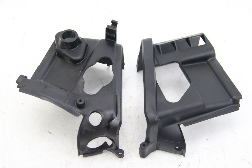 photo de ZYLINDERABDECKUNG APRILIA SCARABEO 4T 50 (2009 - 2017) - Details der Befestigungspunkte