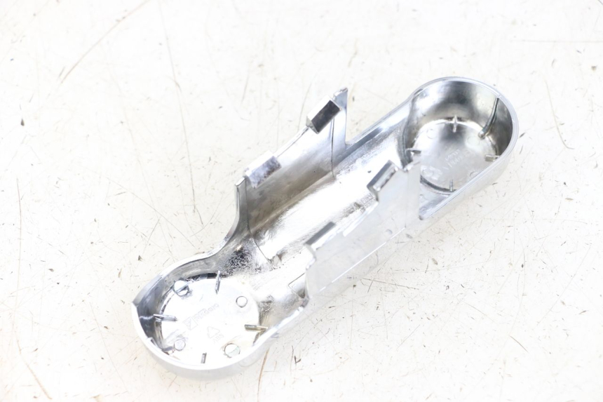 photo de GABEL VERKLEIDUNG PIAGGIO VESPA PRIMAVERA 4T 50 (2021 - 2024) - Detailansicht des Bauteils