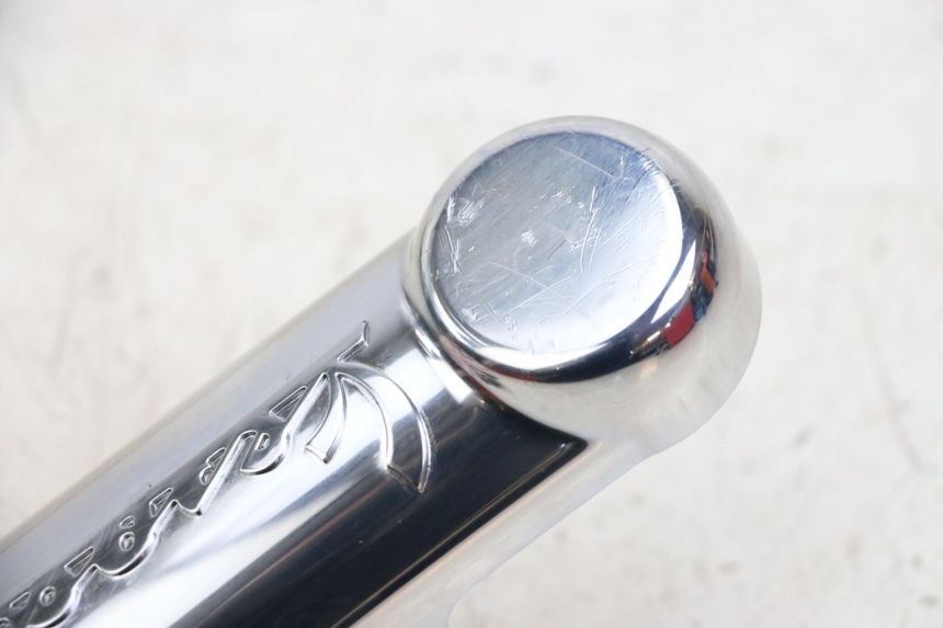 photo de GABEL VERKLEIDUNG PIAGGIO VESPA PRIMAVERA 4T 50 (2021 - 2024) - Zoom auf Gebrauchszustand