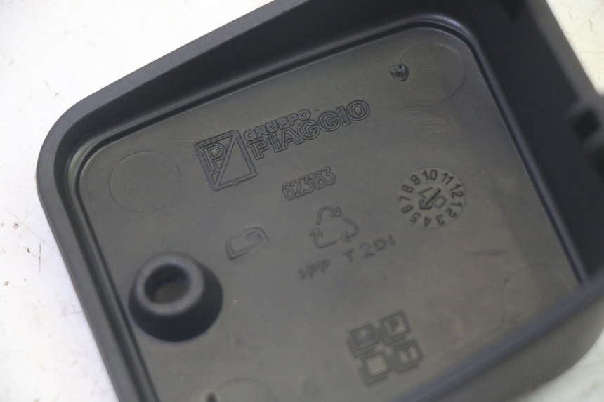 photo de BREMSPUMPE ABDECKUNG PIAGGIO MP3 125 (2006 - 2014) - Technische Nahaufnahme
