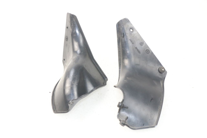 photo de MOTOR ABDECKUNG MV AGUSTA BRUTALE R WALLY 910 (2008 - 2008) - Zoom auf Gebrauchszustand