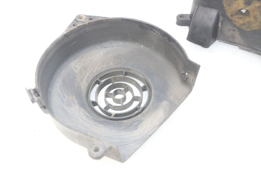 photo de MOTORABDECKUNG PEUGEOT KISBEE 2T 50 (2010 - 2017) - Details der Befestigungspunkte