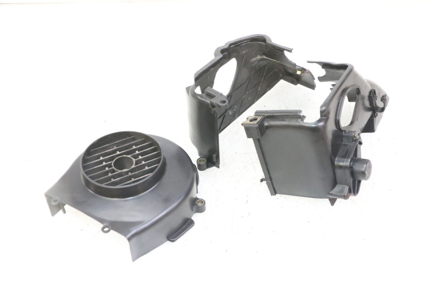 photo de MOTORABDECKUNG PEUGEOT KISBEE 4T 50 (2010 - 2017) - Detailansicht des Bauteils