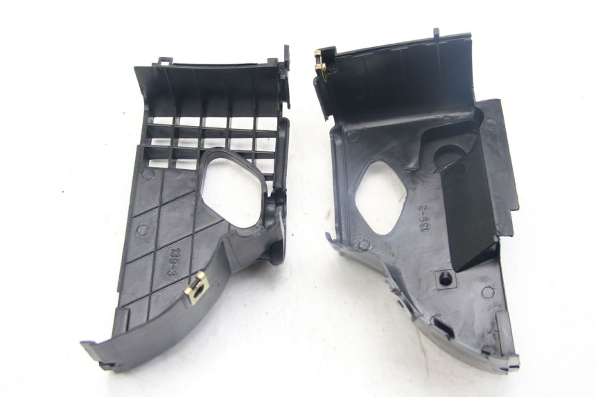 photo de MOTORABDECKUNG TNT MOTOR ROMA 10' 4T 50 (2019 - 2022) - Details der Befestigungspunkte