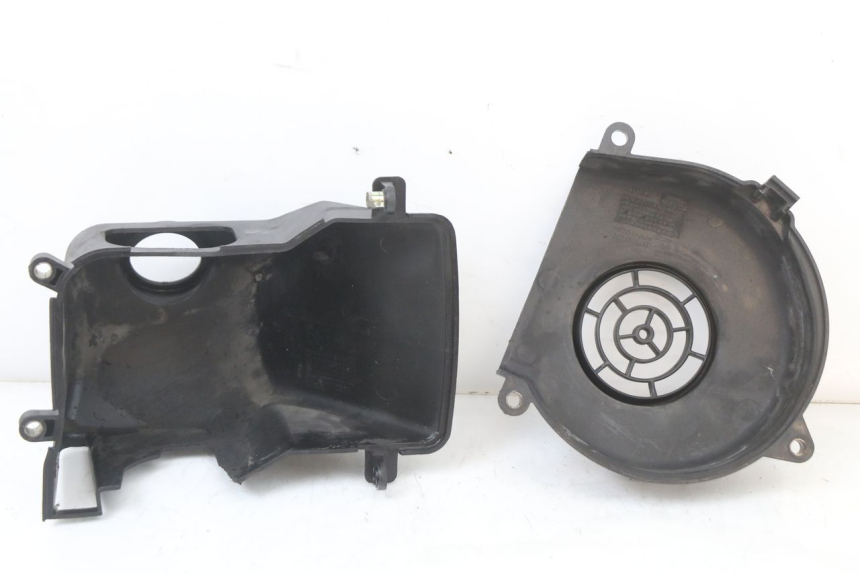 photo de MOTOR ABDECKUNG PEUGEOT STREETZONE I 2T 50 (2018 - 2020) - Detailansicht des Bauteils